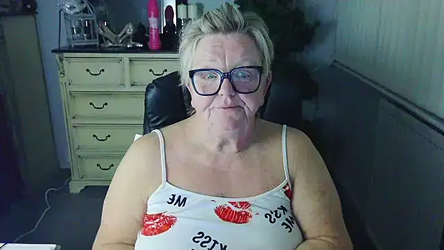 BridgetBlueEyes Chat XXX in diretta