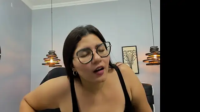 Mia_Curvyy Live XXX-chat