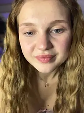 Онлайн чат XXX Emaline_Fane