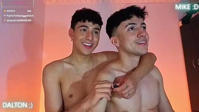 XXX chat uživo modela Mike_Benelli