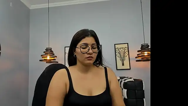 Mia_Curvyy Adlı Modelin Canlı XXX Sohbeti