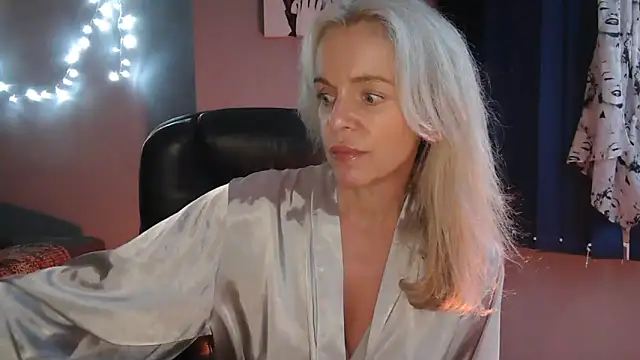 LadyMissNipsnLips Adlı Modelin Canlı XXX Sohbeti