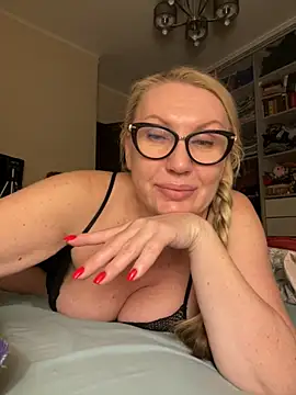 แชท XXX สดของ OliviaDancequeen