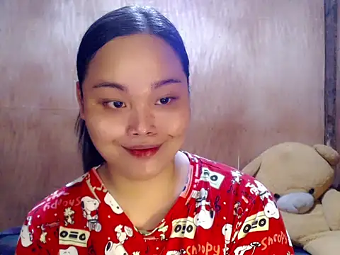 Pokazy przed kamerką – _Lylia