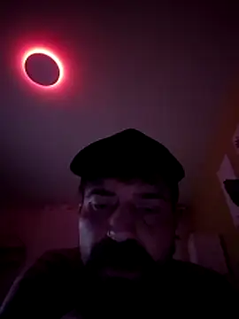 calebdevil 在線直播表演