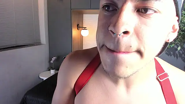 Zackfalcon_ 即時 XXX 聊天