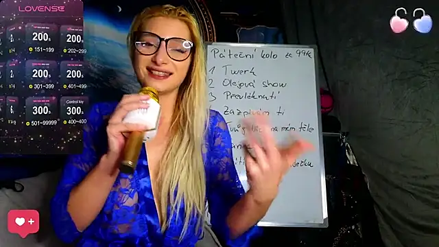 Онлайн чат XXX KittyMia