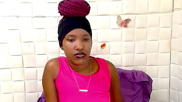 EroticSexyPrada Chat XXX in diretta