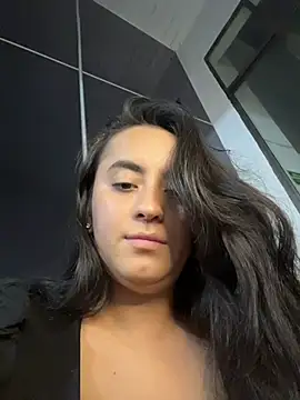 Chatroom XXX en direct de Antonella_Julieta