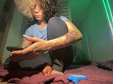 Creolegirl19's Webcam Show