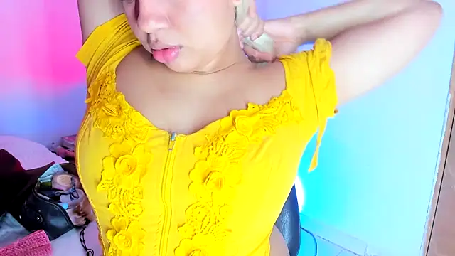 Emily_Coper18 Chat XXX live