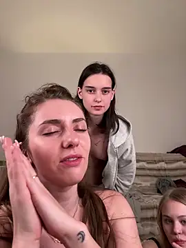 Chat +18 de MariiD ao vivo