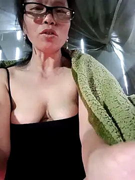 Tina6886 在線直播表演