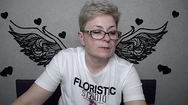 EmiliaGree – Live XXX-chat