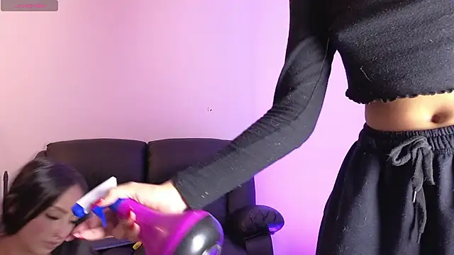 ela_petit élő XXX-chatje