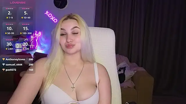 adrelaxina's Live XXX Chat