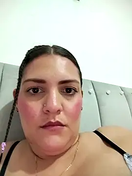 Mia_Hampton Adlı Modelin Canlı XXX Sohbeti