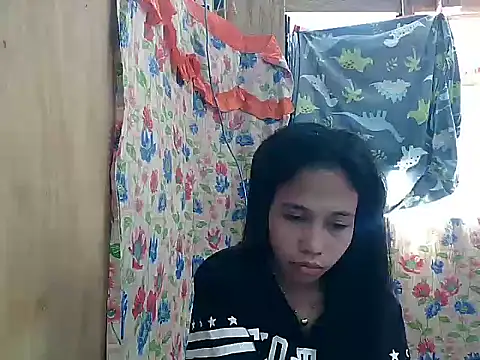 PinaySkinnyGirl Chat XXX live