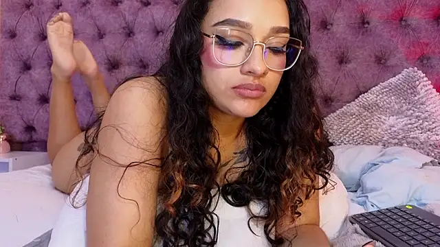 EMILYY_FOXY 라이브 XXX 채팅