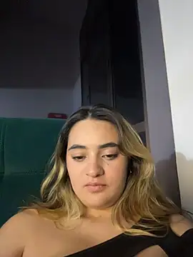 แชท XXX สดของ Antonella_Julieta