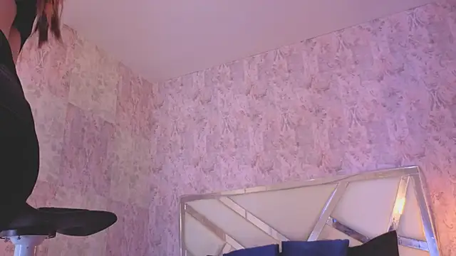 april_summer_ Webcam-Show