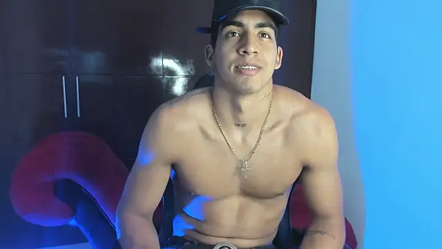 Pertunjukan Kamera Web Milo_LatinBoy