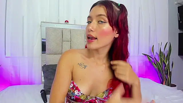 XXX chat uživo modela Cherry_Scarlet_