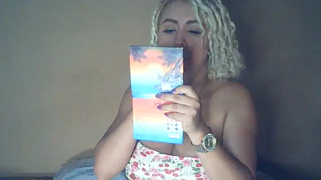 Czat XXX na żywo – Lucy_White__