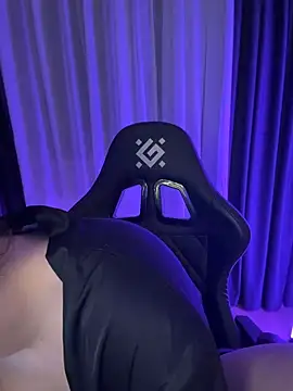 Your_insomniya's Live XXX Chat