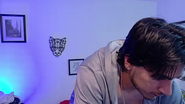 Elian_savoy Chat XXX in diretta