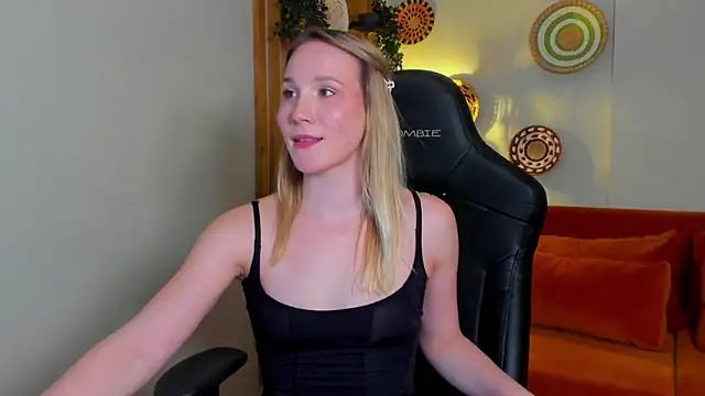 ElaraVoltage's Live XXX Chat