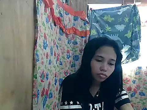 PinaySkinnyGirl's Live XXX Chat