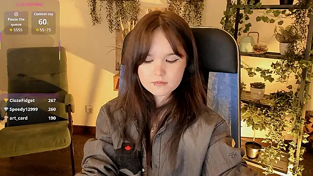 Elainebeness: онлайн-секс-чат