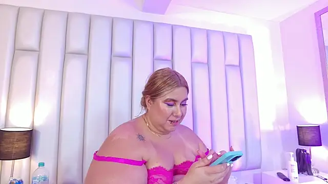 aandreaperez's Live XXX Chat