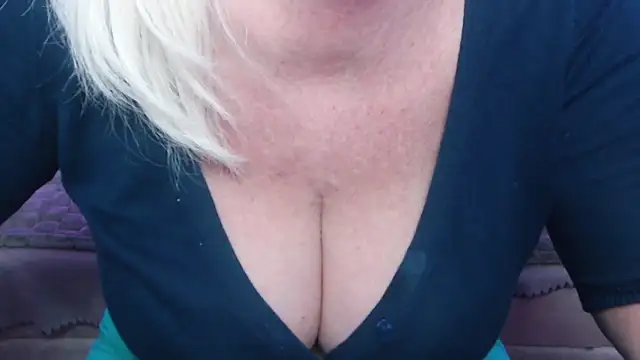 Chat XXX en directo de BlondyLeeBest