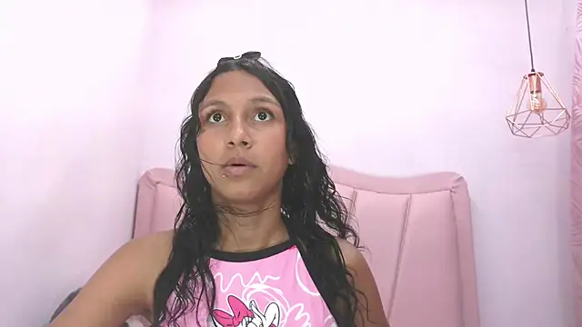 valeriacute18's Live XXX Chat