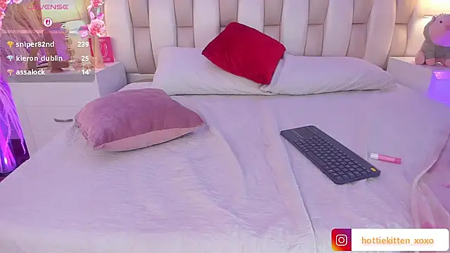 Chatroom XXX en direct de Viollet_xoxo