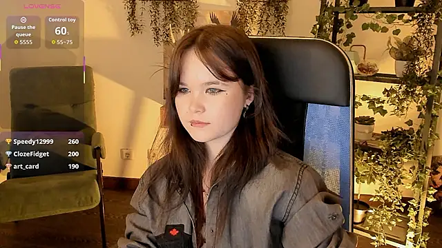 Elainebeness: онлайн-секс-чат