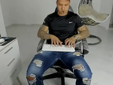 عرض كام master_leather