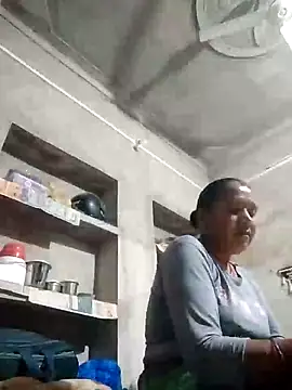 Loomaraj Show in webcam