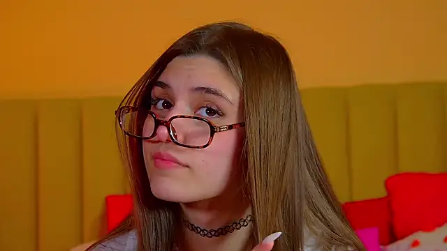 ArianaAllens Adlı Modelin Canlı XXX Sohbeti