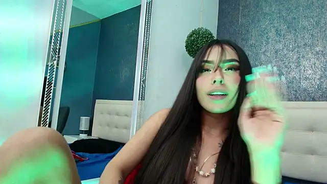 Cloeandtyfanny Chat XXX live