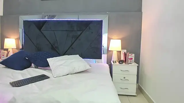 Lauralove_69n Live XXX chat