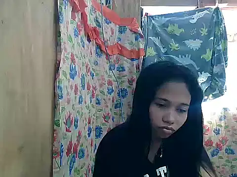 PinaySkinnyGirl's Live XXX Chat