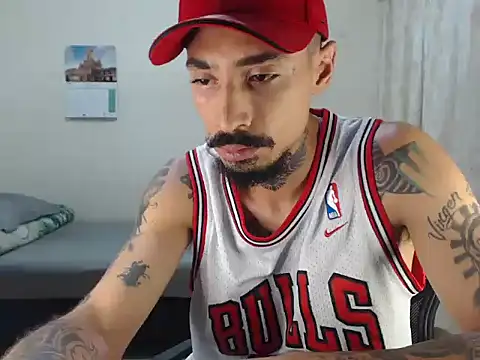 emiliano_hottt 在線直播表演