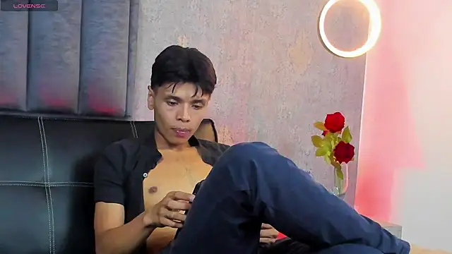 Chat +18 de Alejandroo_Montenegro ao vivo