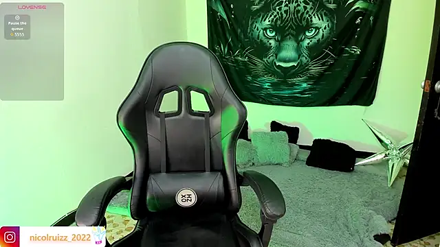 دردشة Nicolle_Ruizz الجنسية المباشرة