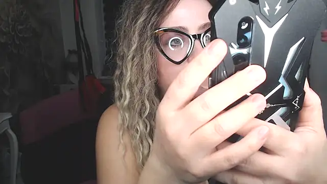 MISSwithDOLLS 现场XXX聊天