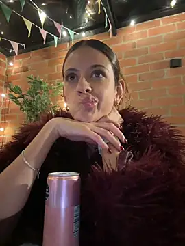 alana15 ওয়েবক্যাম শো