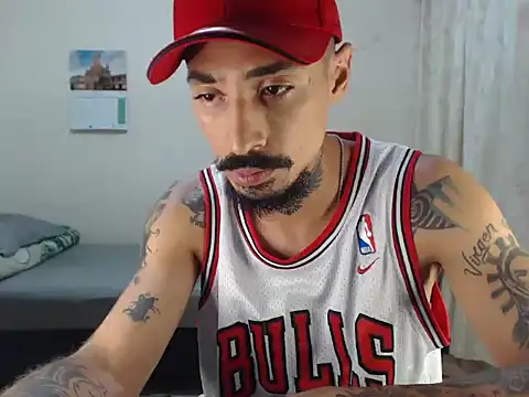 Živý XXX chat emiliano_hottt